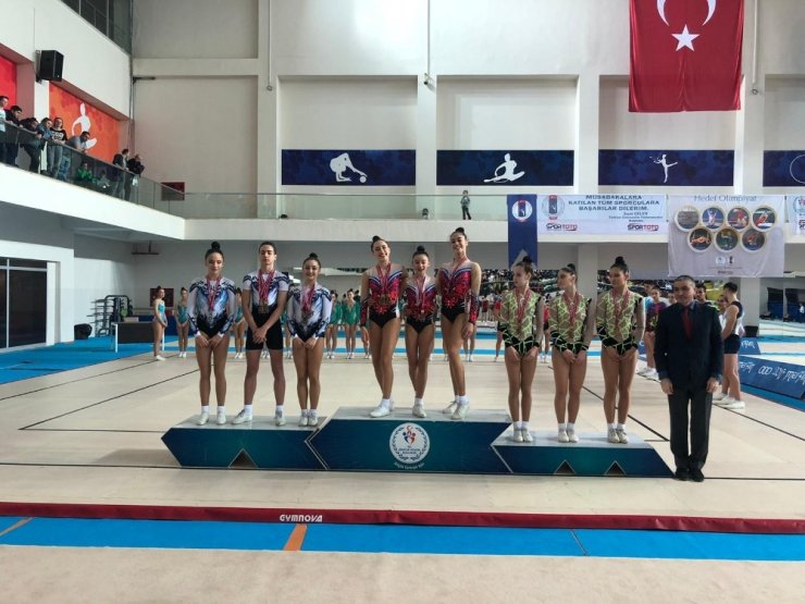 Milli takımın yarısı Manisalı cimnastikçilerden