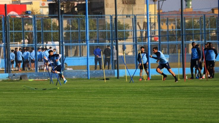 Uğur Tütüneker: "Süper Lig’e ilk ikiden çıkmayı kovalıyoruz”