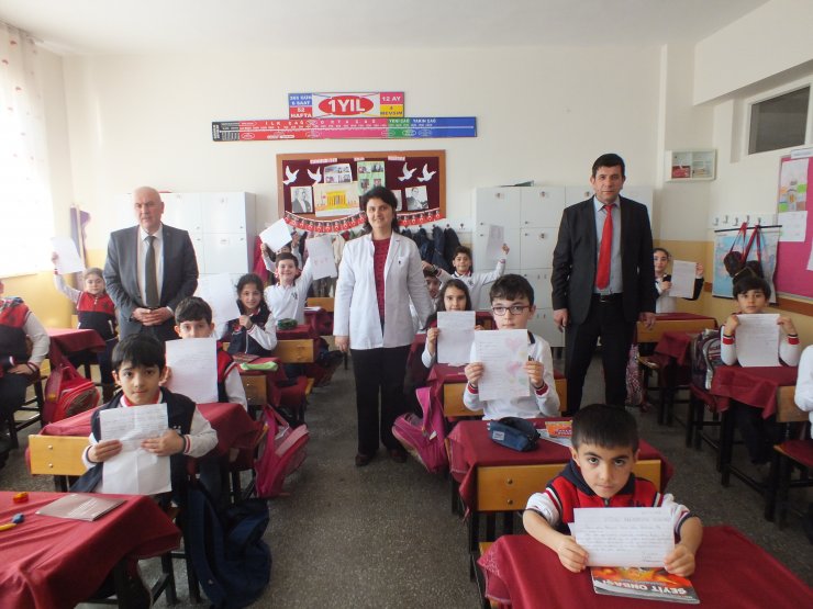 Sivas'ta ilkokul öğrencilerinden örnek davranış