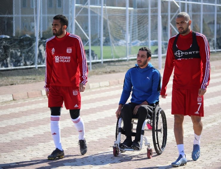 Fernando: "Şampiyon olma ihtimalimiz var"