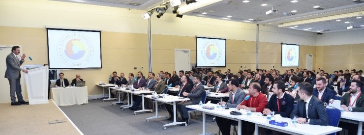 Manisalı genç girişimciler, bilgilendirme seminerine katıldı