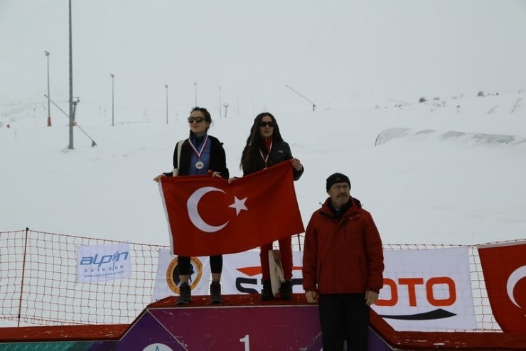 Dağ kayağında Kayserili sporcular 3 madalya aldı