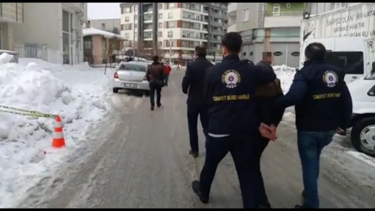 Silah zoruyla gasp yapan şahıs tutuklandı