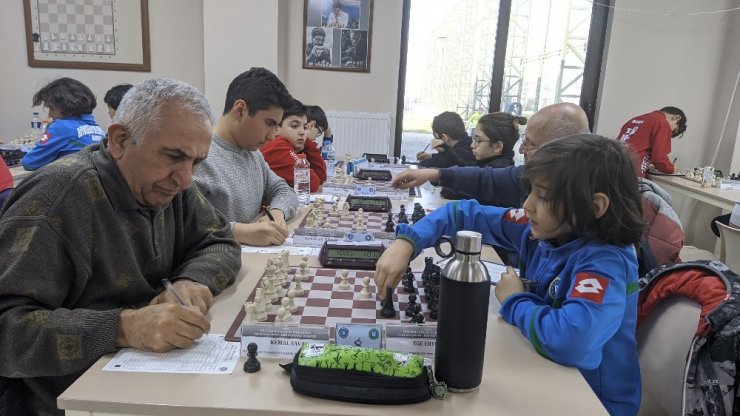 Egehan İpek’ten yenilgisiz şampiyonluk