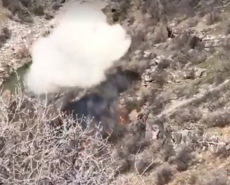 Elazığ kırsalında teröristlerin malzemesi bulunan mağara imha edildi