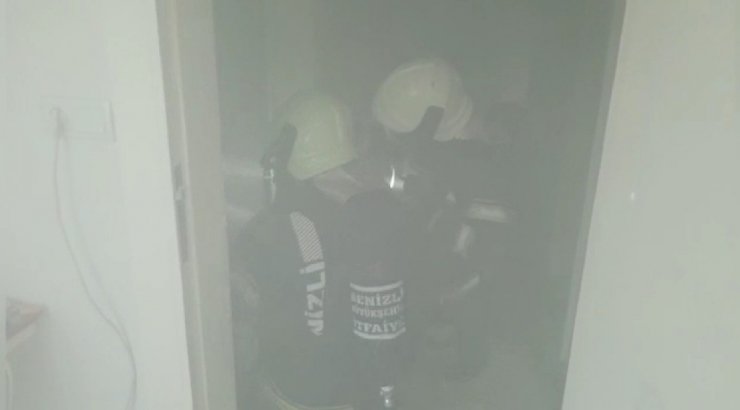 Elektrik panosunda çıkan yangın paniğe neden oldu