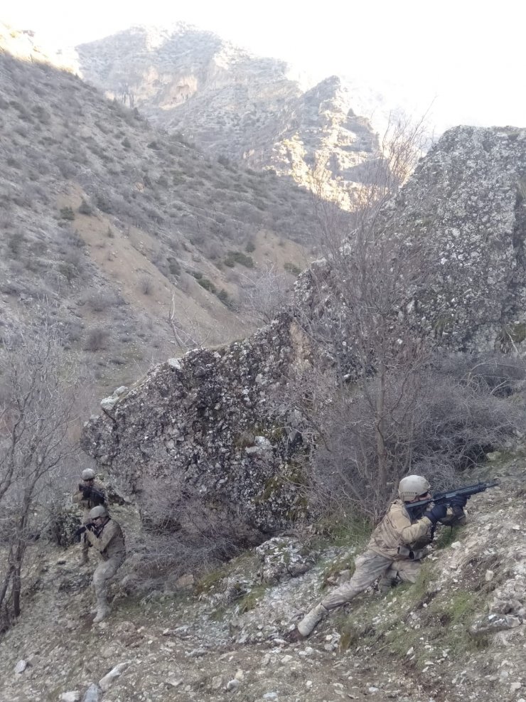 Hakkari'de terör örgütü PKK'ya yönelik "Kapan-3 Kazan Operasyonu" başlatıldı