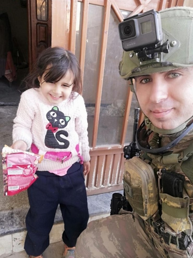 İdlip’de rejimin bombaladığı köydeki çocukların dramı şehidin mesajlarında