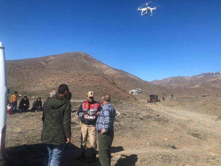 Kars’ta jandarma kaçak avcıları drone ile yakaladı
