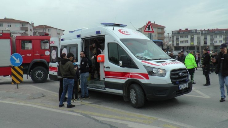 Kocaeli’de öğrenci taşıyan minibüs kaza yaptı: 27 yaralı