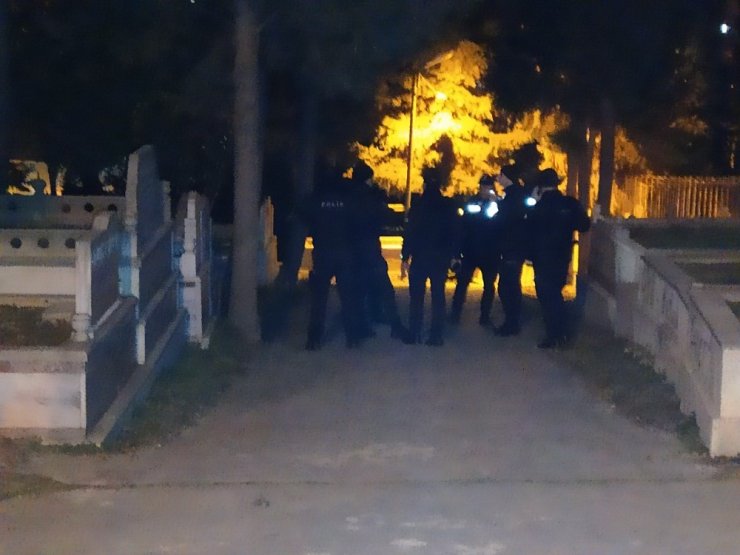 Mezarlıktaki tartışma kanlı bitti: 1 yaralı