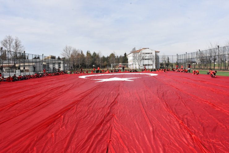 Öğrencilerden Bahar Kalkanı Harekatı'na destek