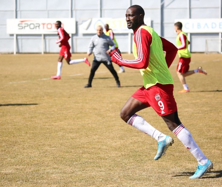 Yatabare: "Galatasaray’a gol atmak istiyorum"
