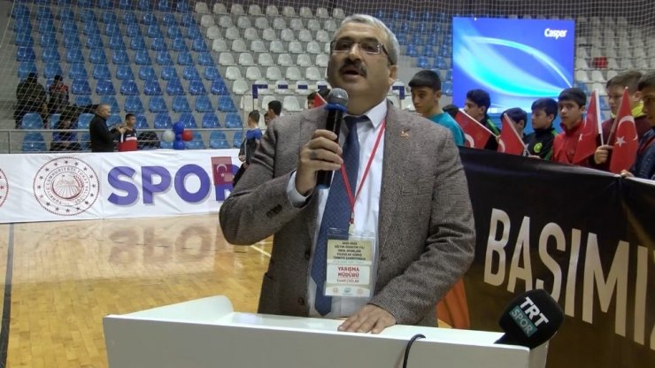 Seremonide asker selamı