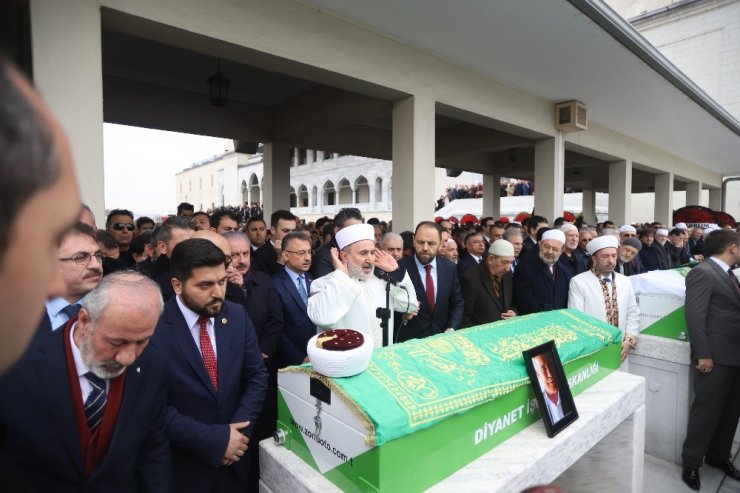 Kazada hayatını kaybeden ünlü hafız ve eşi son yolculuğuna uğurlandı