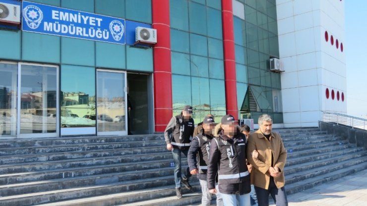 Van’da kaçak sigara operasyonu