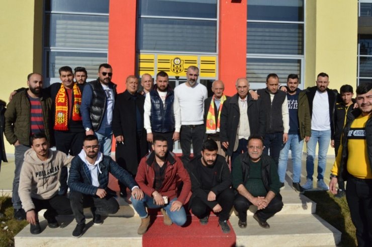 Yeni Malatyaspor’da taraftardan tesislere moral ziyareti