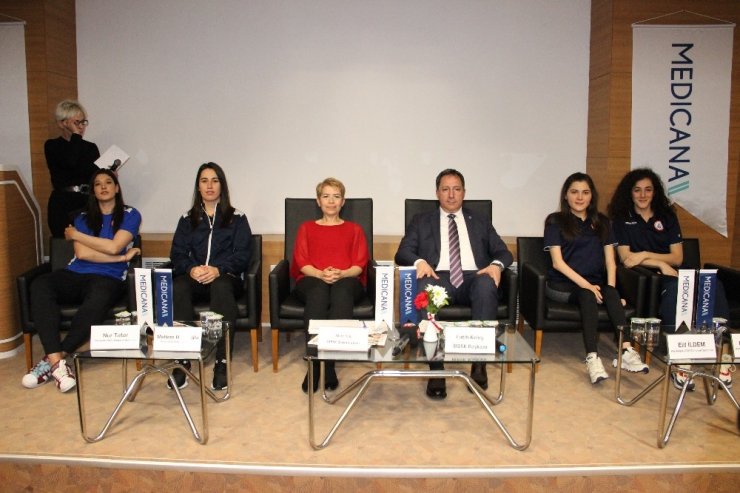 2020 Olimpiyatları’na katılacak milli kadın sporcular söyleşide bir araya geldi