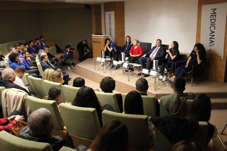 2020 Olimpiyatları’na katılacak milli kadın sporcular söyleşide bir araya geldi