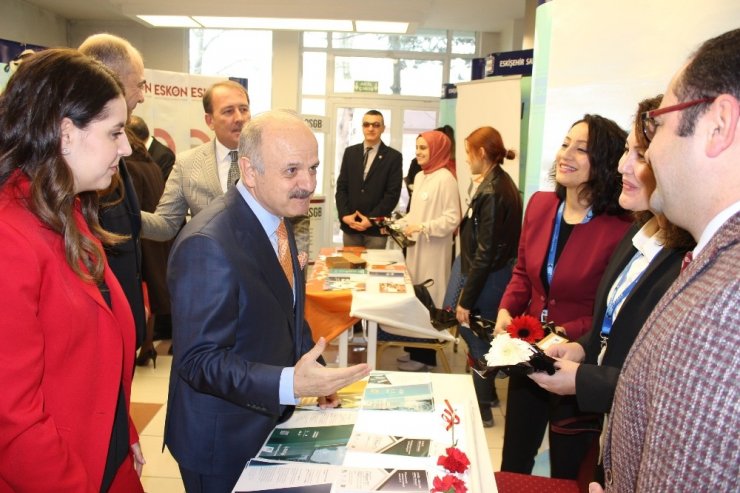 Girişimci kadınlar eserlerini fuarda sundu