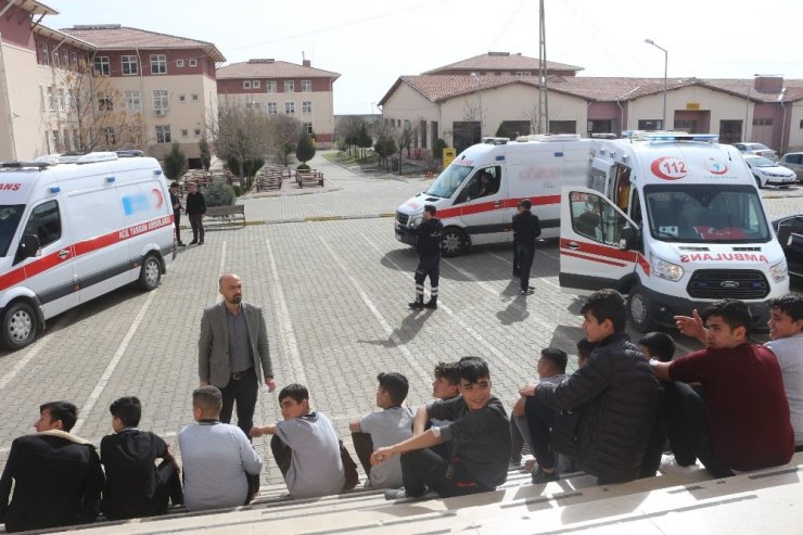 Adıyaman’da 40 öğrenci zehirlendi