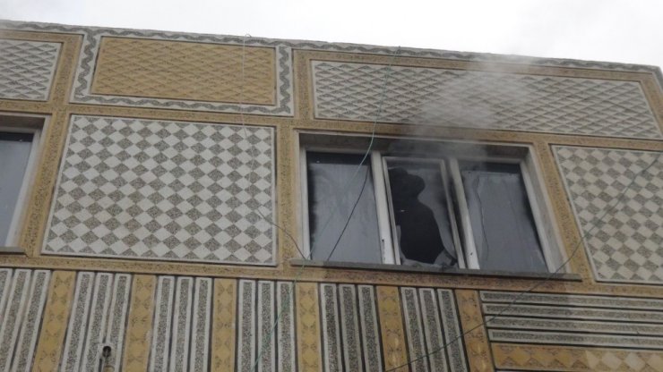 Adıyaman’da bina yangını: 2 kişi dumandan zehirlendi