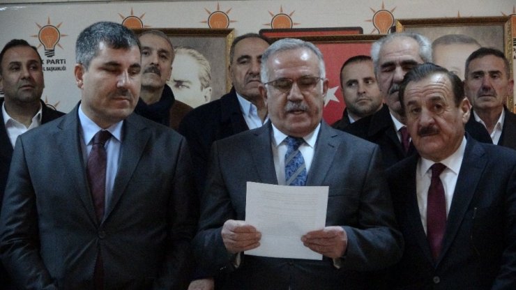 AK Parti İl Başkanı Yaktı: “Özkoç, Türkiye’yi karıştırmak isteyenlerin mayın eşekliğini yapmaktadır”