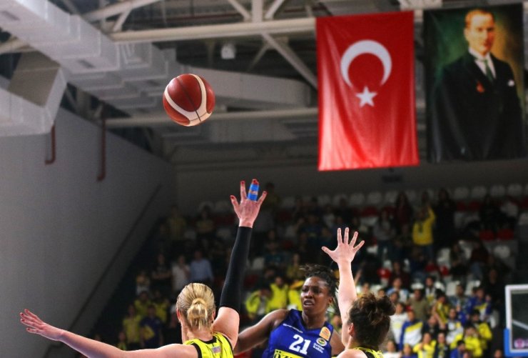 Kadınlar Türkiye Kupası: Fenerbahçe Öznür Kablo: 73 - Çankaya Üniversitesi: 65