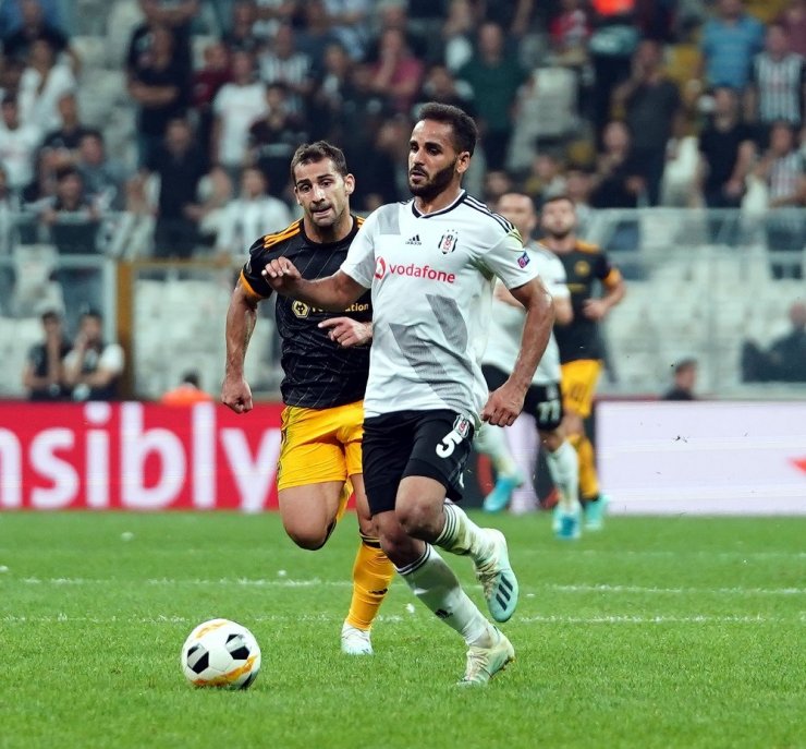 Beşiktaş’ta Douglas sezonu kapattı