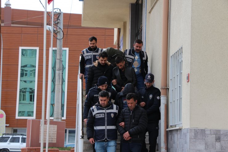 Bilecik'te kablo hırsızlığı şüphelileri tutuklandı