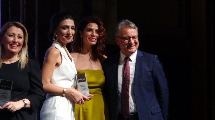 Bursa’da başarılı kadınlar ödüllendirildi