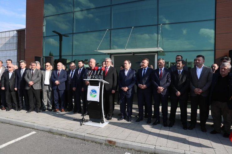 Sakarya Büyükşehir Belediye Başkanı Ekrem Yüce, Milletvekili Özkoç’u kınadı
