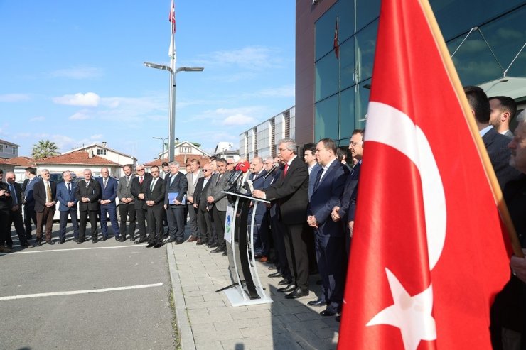 Sakarya Büyükşehir Belediye Başkanı Ekrem Yüce, Milletvekili Özkoç’u kınadı