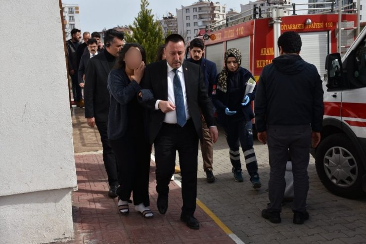 İntihar girişiminde bulunan genç kızı belediye başkanı vazgeçirdi