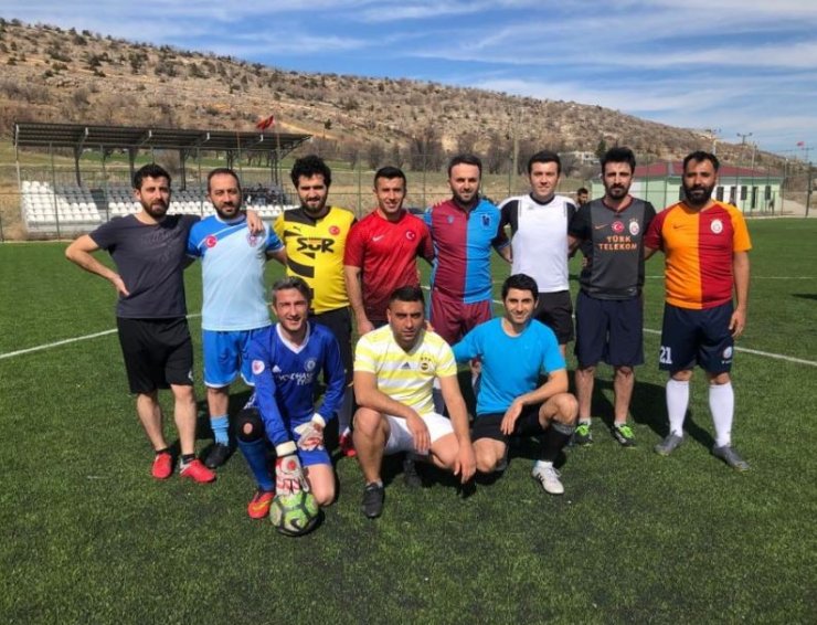 Dicle Gençlikspor oyuncuları, kaymakam ve emniyet personeli ile karşılaştı