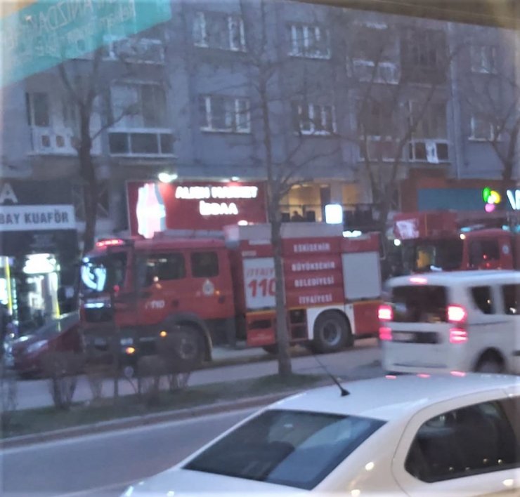 Çatı katında çıkan yangın paniğe sebep oldu