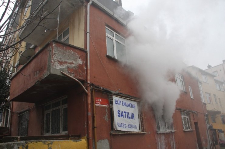 Eyüpsultan’da gecekondu yangını
