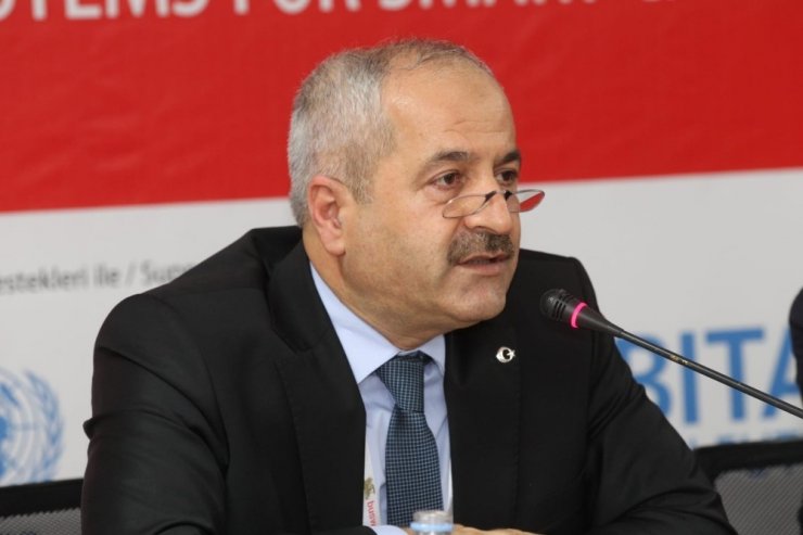 Başkan Büyükgöz, fuarda konferans verdi