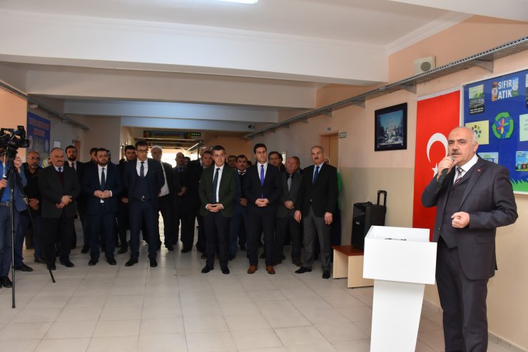 İbn-i Sina Mesleki ve Teknik Anadolu Lisesi'ne "Sıfır Atık Bilgilendirme Alanı" açıldı