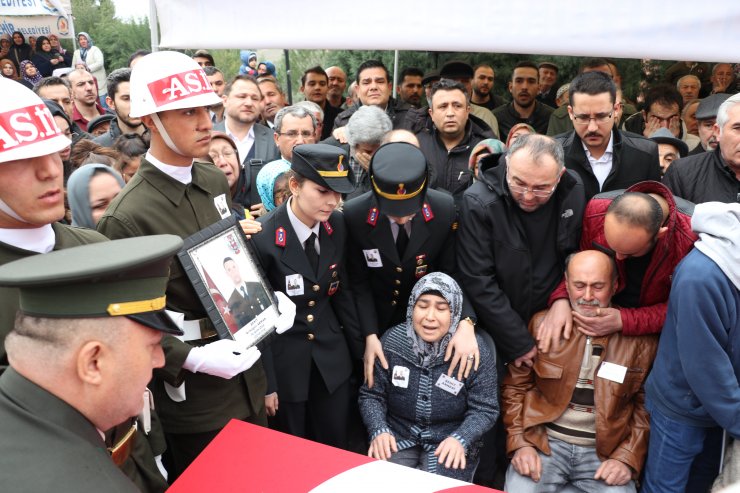 İdlib'de şehit olan Uzman Onbaşı Akman Denizli'de son yolculuğuna uğurlandı