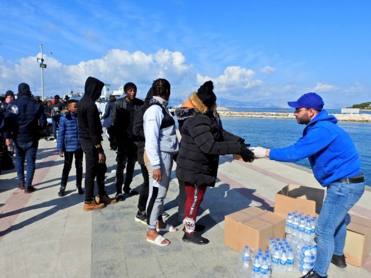 Çeşme’de göçmenleri Sahil Güvenlik kurtardı