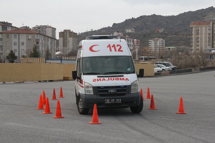 Kadın sağlık çalışanlarına ileri sürüş teknikleri eğitimi verildi