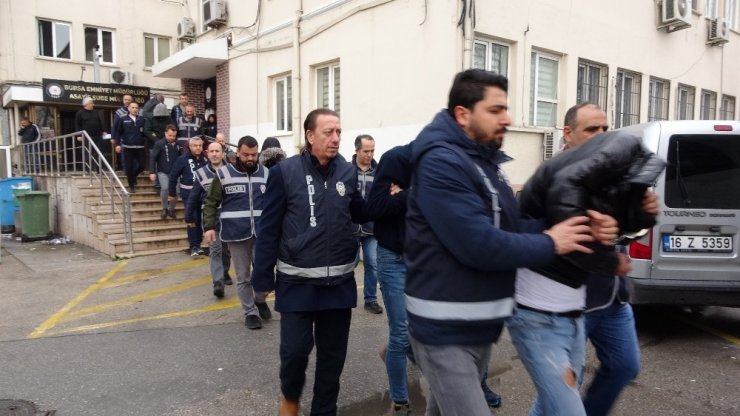 Kadınları fuhşa zorlayan 13 kişi tutuklandı