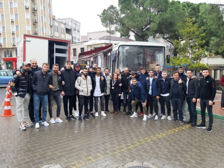 Karacabey Belediyespor’dan kan bağışına destek