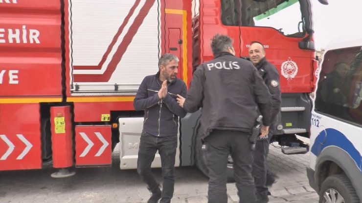 Bunalıma giren adam intihar etmeye kalktı