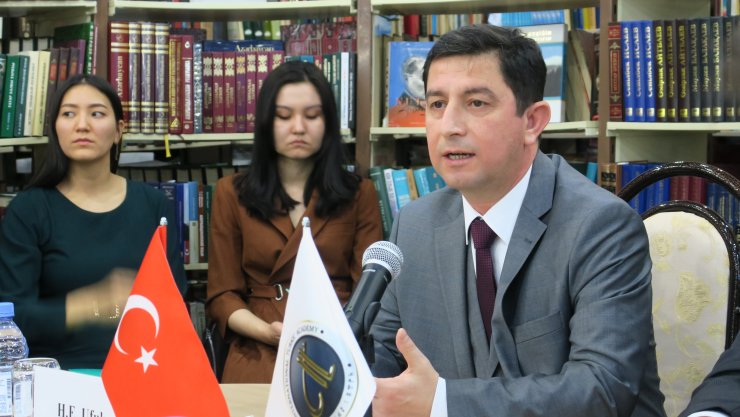 Kazakistan'da Ömer Seyfettin ölümünün 100. yılında anıldı