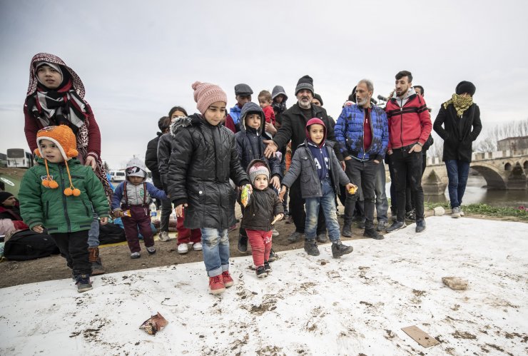 Kendilerinden önce ayak izleri Avrupa yolunda