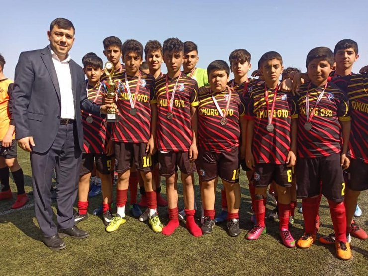 Futbolda şampiyonun adı değişmedi