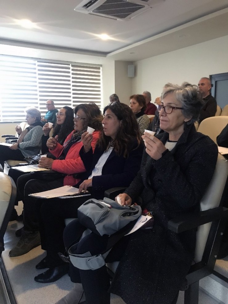 Zeytinyağı tadım eğitimleri devam ediyor