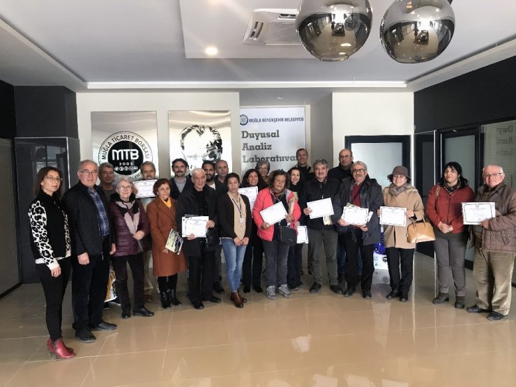 Zeytinyağı tadım eğitimleri devam ediyor